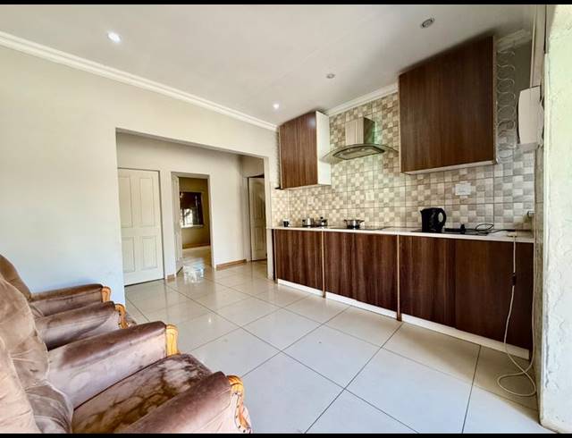 5 BEDROOM HOUSE FOR SALE IN VANDERBIJLPARK CW 6